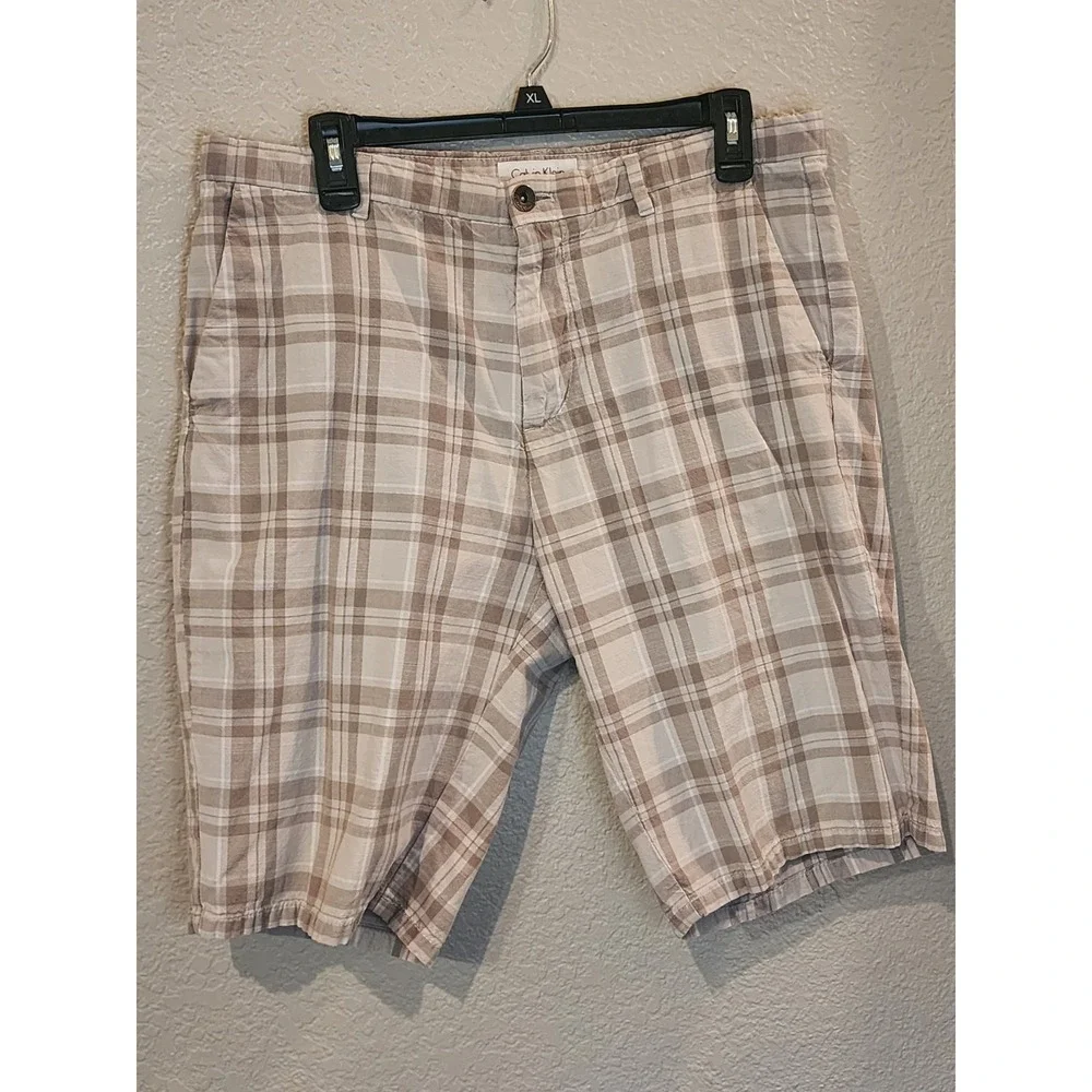 Calvin Klein Men's  Beige/Tan‎ Shorts, Size 34, Inseam 10